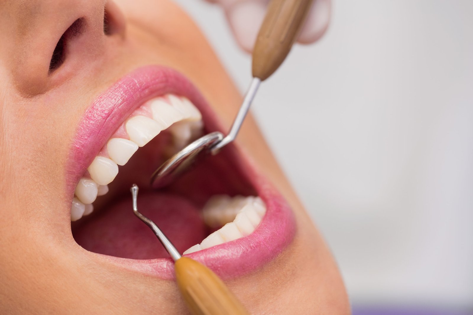 Chica en el dentista