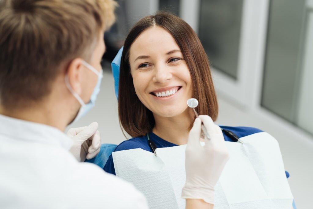 Chica en el dentista