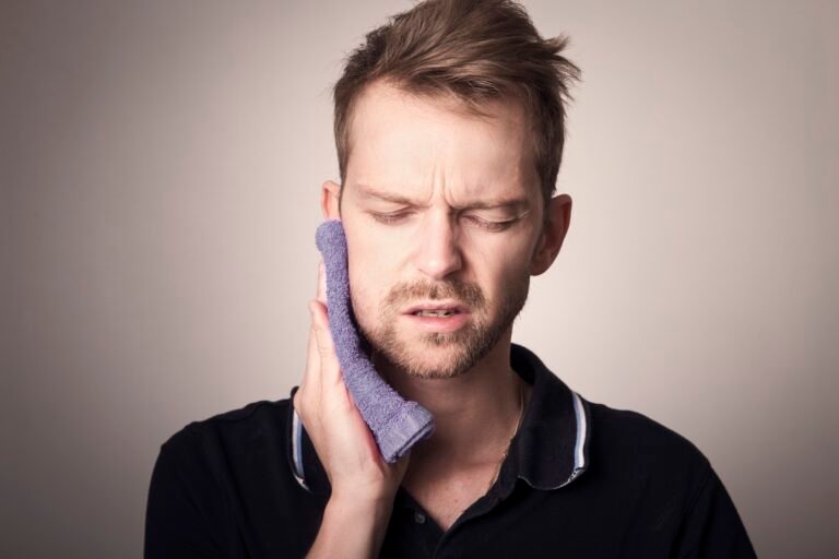 Chico con dolor dental