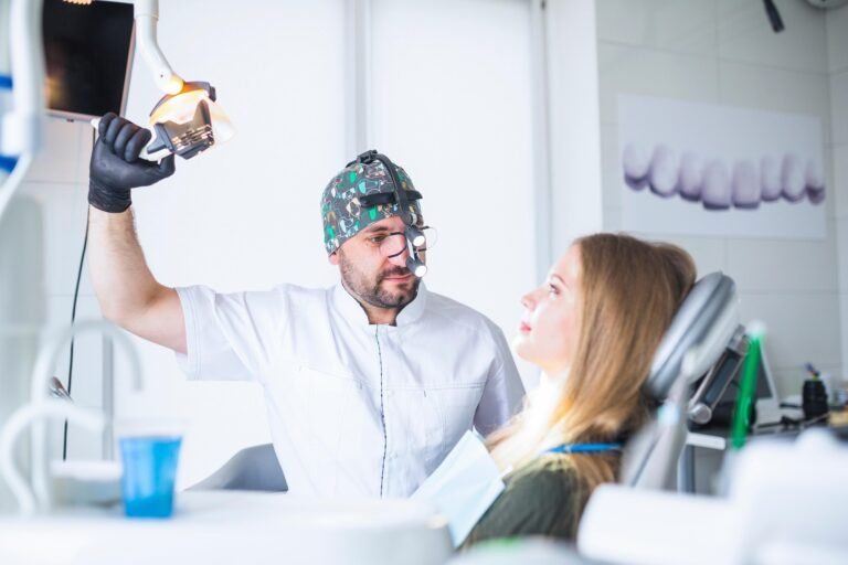 Dentista con una señora
